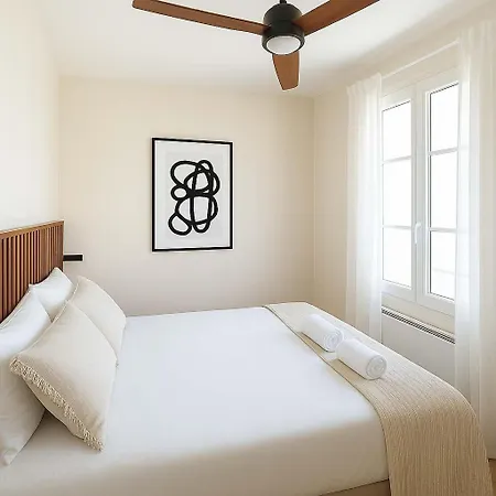 Eiffel Tower - Prestige For 4 Apartman