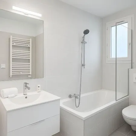 Eiffel Tower - Prestige For 4 Apartment *